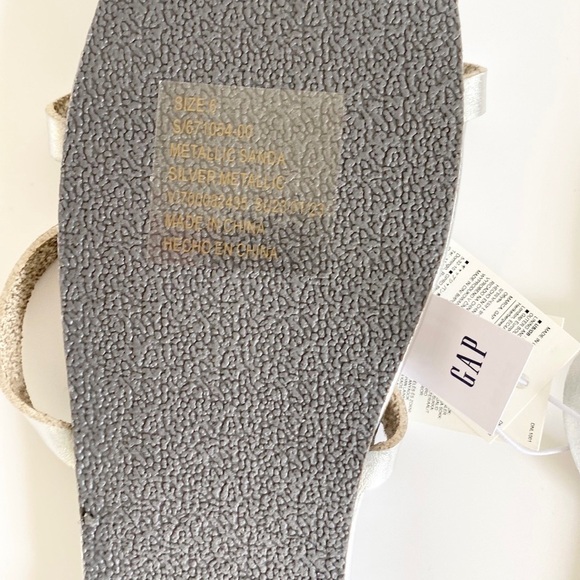 GAP Metallic Faux-Leather Sandals - Picture 6 of 6